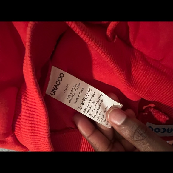 Boys’ red sweat shorts - Picture 2 of 2